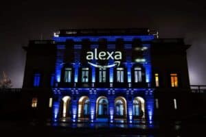 Alexa compie 4 anni in Italia tra grandi numero e un successo senza precedenti