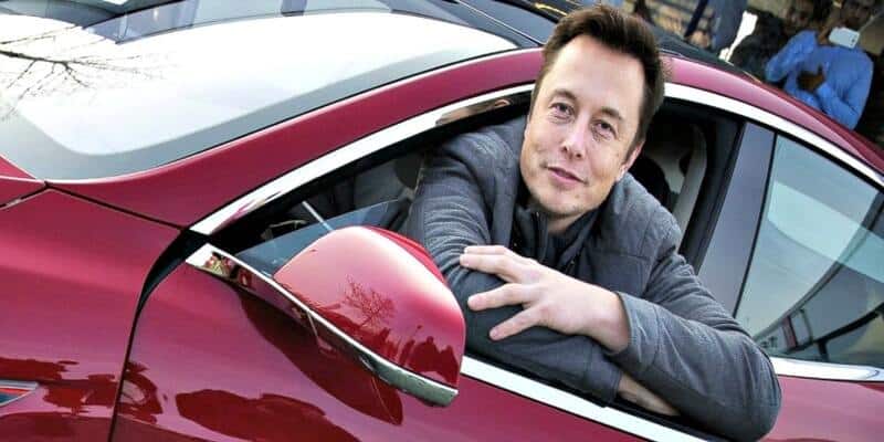 Elon Musk continua a vendere azioni di Tesla