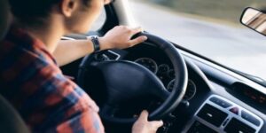 La truffa del guidatore che ha finito la benzina