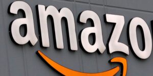 Amazon è folle, oggi distrugge Unieuro con offerte al 90%