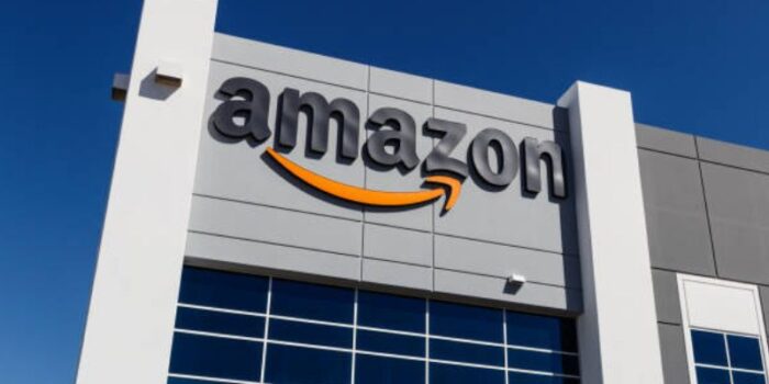 Amazon, pazze offerte di Natale e smartphone quasi gratis