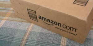 Amazon, solo oggi 10 regali tech a prezzi quasi gratis
