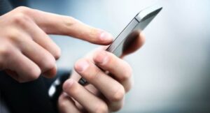 Smartphone vietato a scuola, tutti i dettagli nella nuova circolare ministeriale