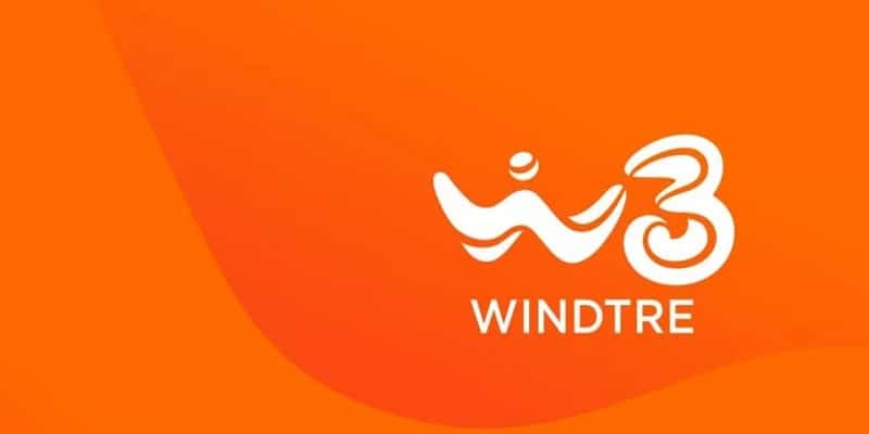 WindTRE sfida Vodafone e TIM a Natale con giga senza limiti quasi gratis