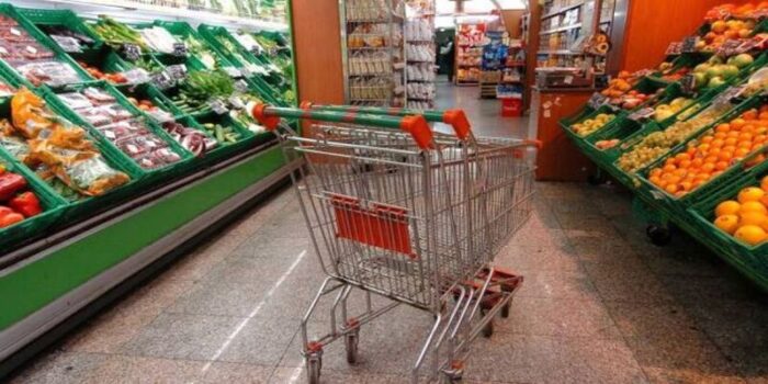 carrefour-chiude-un-punto-vendita-e-chiama-70-dei-suoi-dipendenti