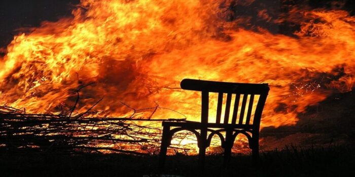 combustione-spontanea-e-possibile-dietro-ce-una-bizzarra-giustificazione