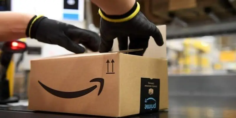 Amazon è pazza, gennaio pieno di offerte quasi gratis che distruggono Unieuro 