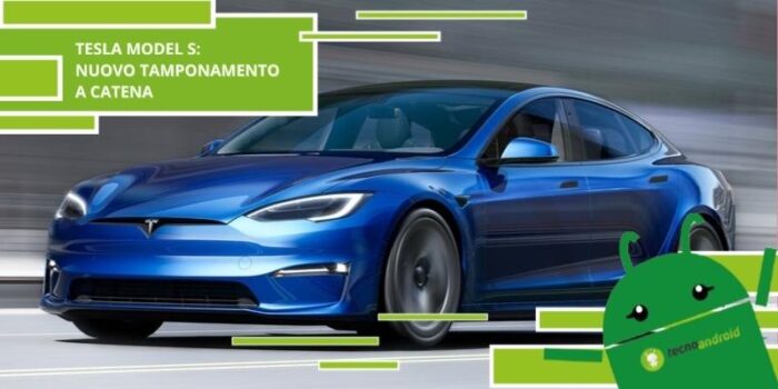 Tesla, l'auto elettrica stavolta è protagonista di un tamponamento a catena