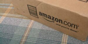Amazon da urlo, Unieuro distrutta con 5 articoli quasi gratis