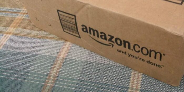 Amazon da urlo, Unieuro distrutta con 5 articoli quasi gratis