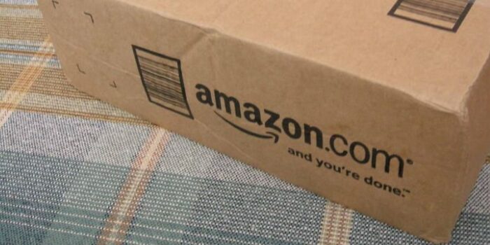 Amazon è infinita, oggetti quasi gratis e sconti al 50% solo oggi