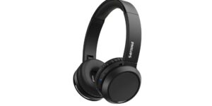 Amazon pazza, cuffie wireless Philips con sconto del 50%