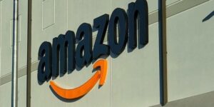 Amazon è impazzita, oggi offerte quasi gratis e smartphone al 90%