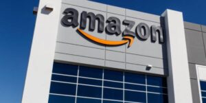Amazon è spaventosa, distrutta Unieuro con offerte e smartphone quasi gratis