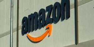 Amazon, robot aspirapolvere in offerta al 50% solo oggi
