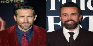 Ryan Reynolds e Rob McElhenney che commentano la partita in FIFA 23