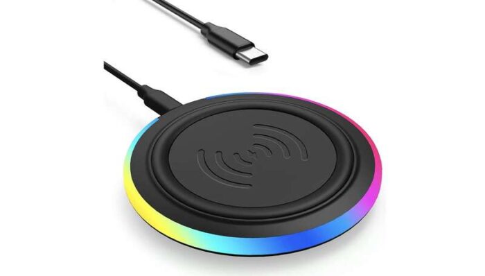 Amazon distrugge tutti con un caricabatterie wireless con LED a meno di 10 euro