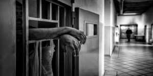 Se si prova ad evadere dal carcere