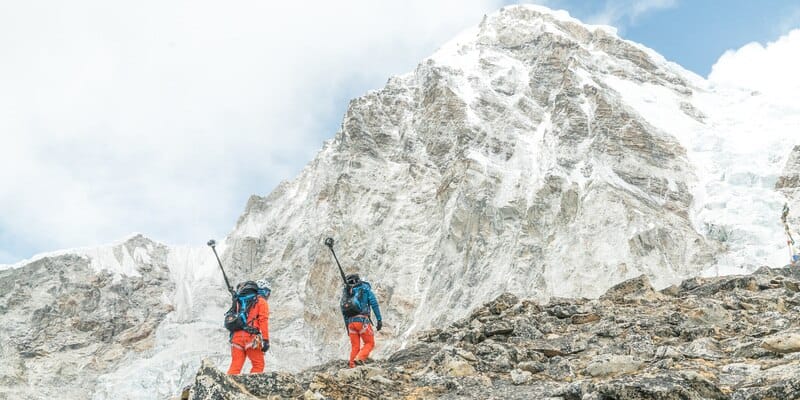 Everest, la zona della morte dove accadono cose pazzesche e spaventose al corpo umano