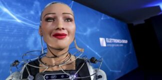 l’intervista con il robot umanoide Sophia