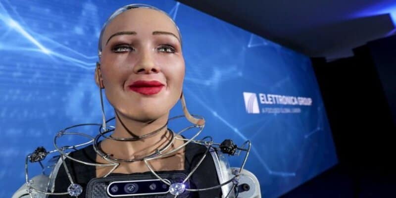 l’intervista con il robot umanoide Sophia