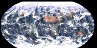 Pianeta Terra, la visione completa del globo con questa folle immagine