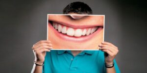 sorridere-ci-aiuta-ad-essere-piu-felici-una-ricerca-lo-conferma