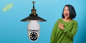Gadget ASSURDO a 20 euro su Amazon, telecamera SPIA in una lampadina