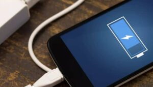 Lasciare lo smartphone in carica la notte