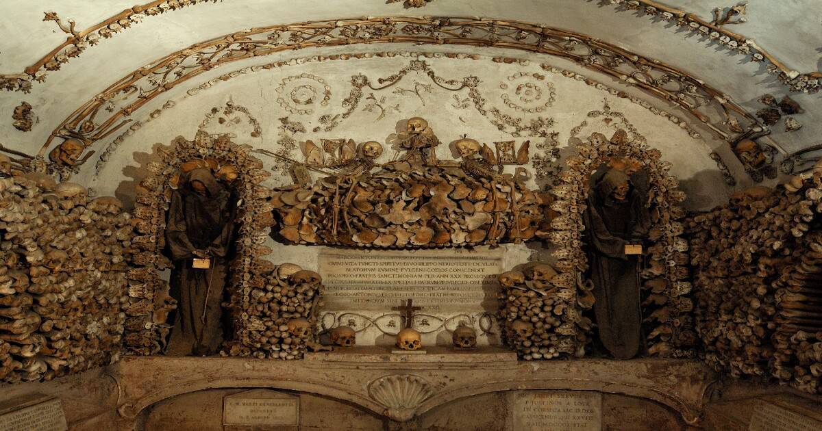 Una cripta adornata con oltre 3700