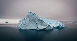 lartico-e-diventato-una-discarica-per-i-rifiuti-di-plastica-provenienti-da-tutto-il-mondo