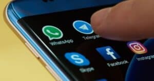 su Whatsapp e Telegram