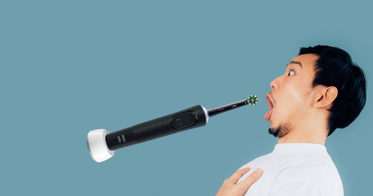 Denti sempre puliti con lo spazzolino elettrico Oral B a soli 26€