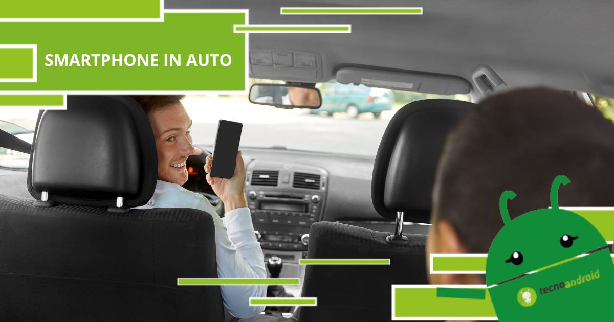 Smartphone in auto, usarlo mentre si è alla guida ora è possibile