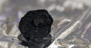 Caduto un meteorite sul balcone