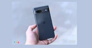 Google Pixel 7a è stato fotografato dal vivo