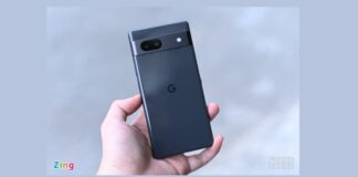 Google Pixel 7a è stato fotografato dal vivo