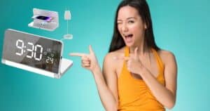 Sveglia a SPECCHIO digitale con suoni per il sonno e RICARICA WIRELESS, costa 25 euro