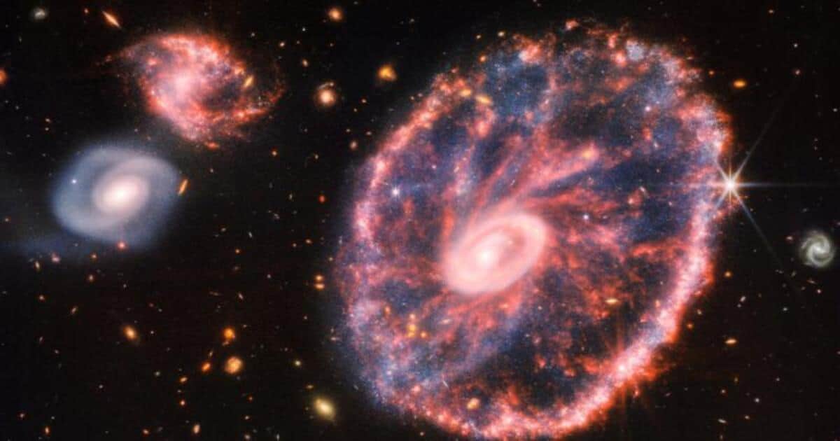 immagini della galassia tentacolare JO201