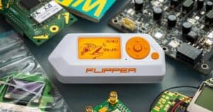 Flipper ZERO, il dispositivo creato dagli hacker che apre cancelli e auto