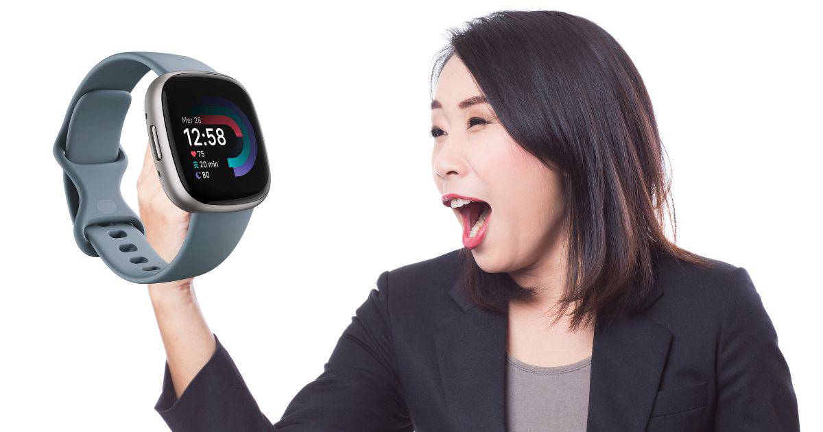 Smartwatch Fitbit a prezzo ASSURDO, su Amazon è scontatissimo