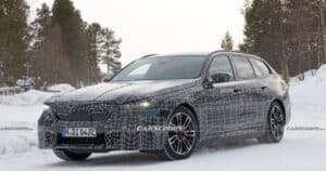 BMW i5 station wagon foto spia