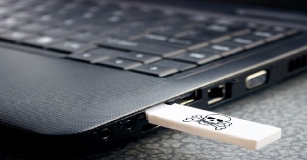 La chiavetta USB che ti hackera il pc