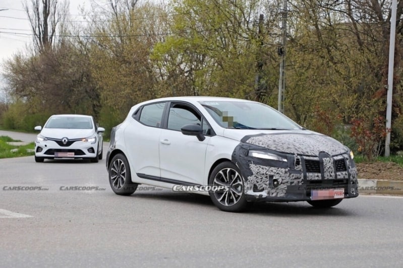 Renault Clio foto spia 1
