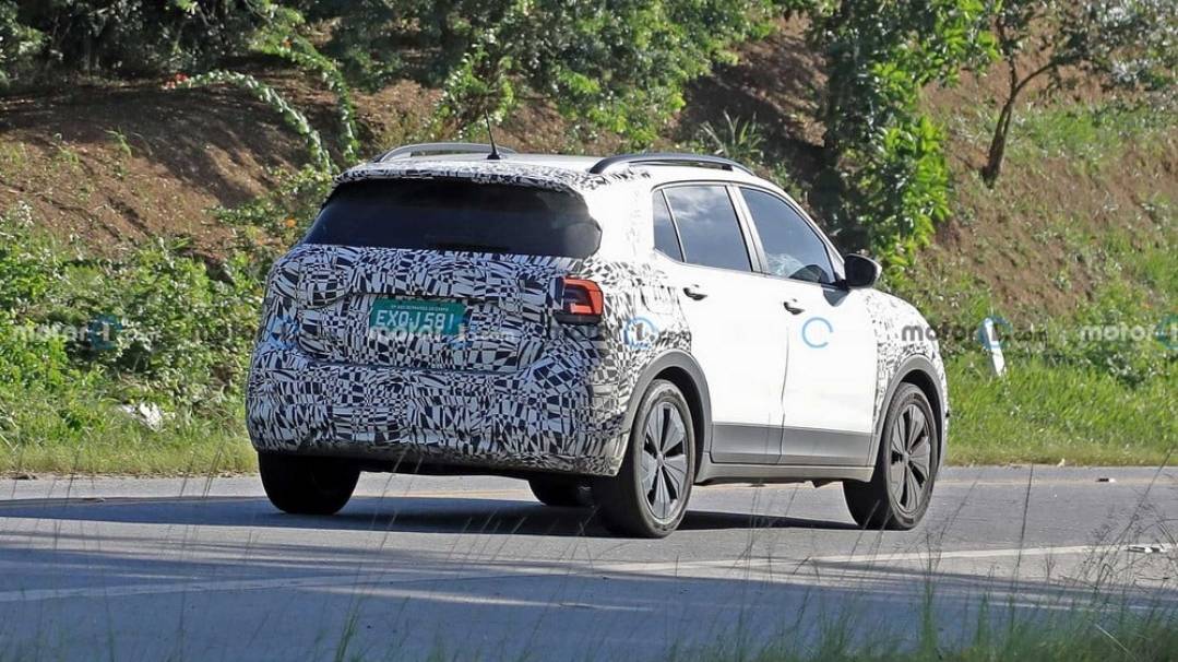 Volkswagen T-Cross restyling foto spia 2