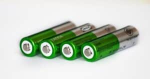 come funzionano le batterie scientificamente