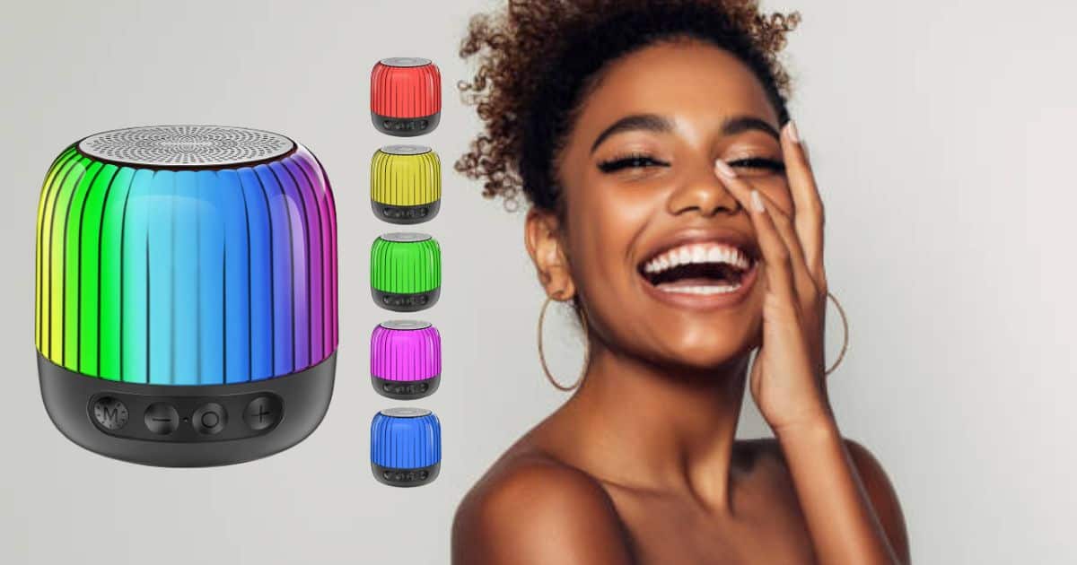Luce LED multicolore e speaker per musica, il dispositivo su Amazon a 9 euro