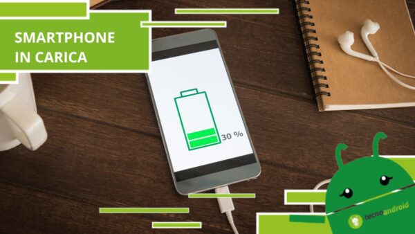 Smartphone, ecco il modo corretto per caricarlo senza rovinare la batteria
