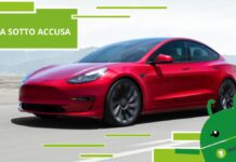 Tesla sotto accusa, richieste di servizio clienti singolari e casi di auto incendiate