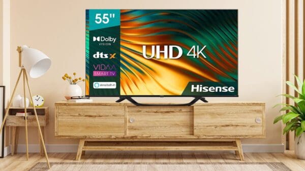 Smart TV 4K da 55 pollici con DOPPIO SCONTO su Amazon, il prezzo è CROLLATO